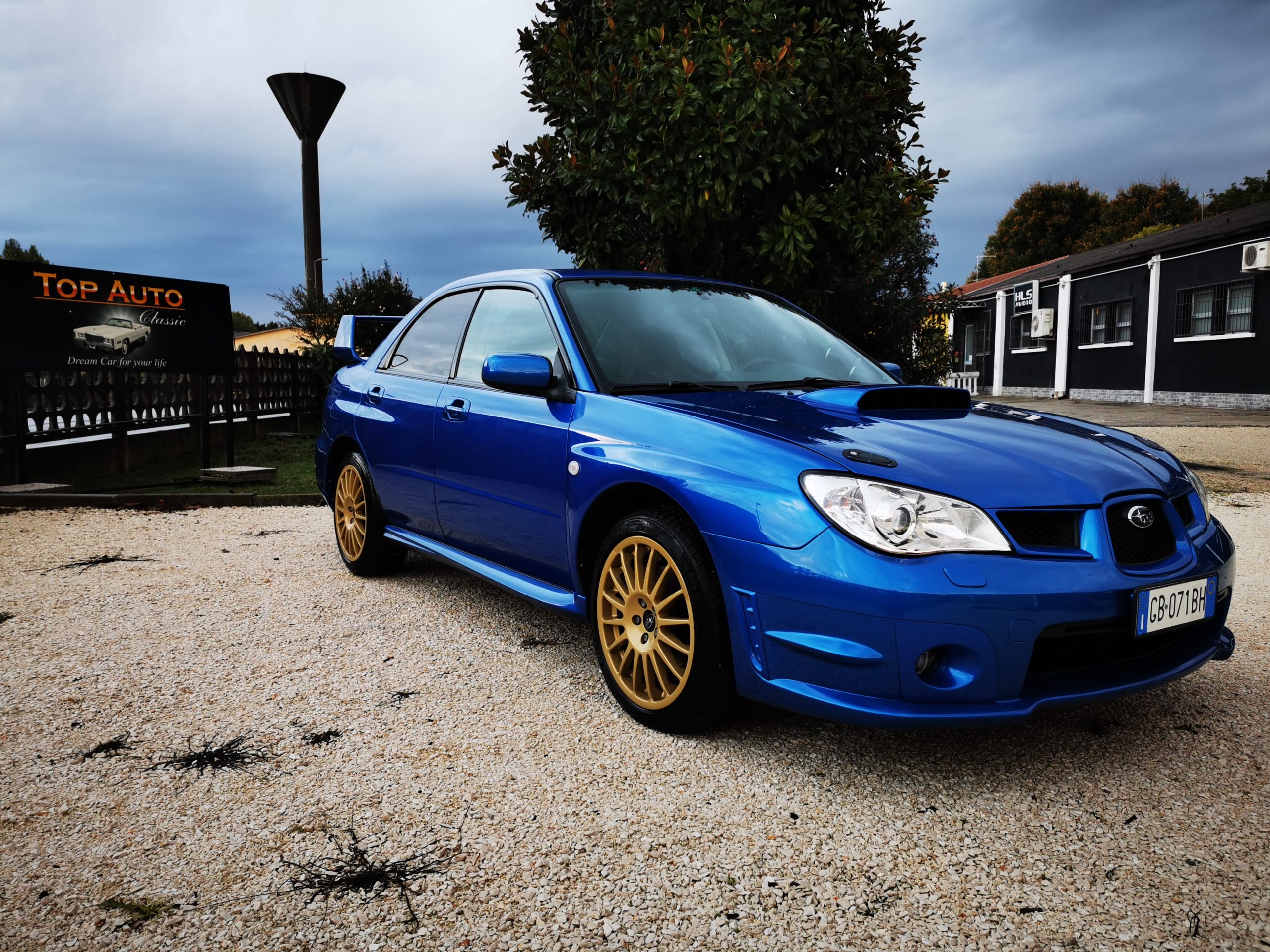 Subaru Impreza WRX blu vista frontale