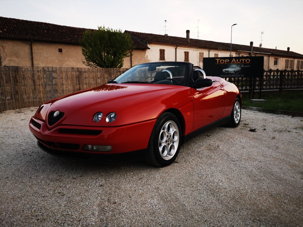 Alfa Romeo Spider 3000 V6 Busso vista frontale